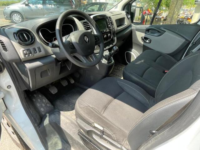 Renault Trafic image 9