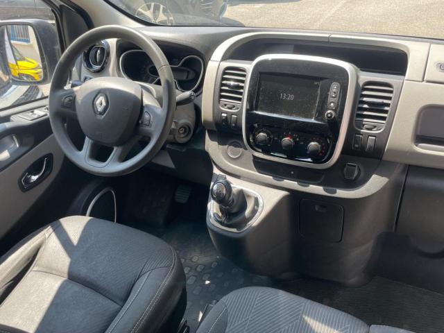 Renault Trafic image 2