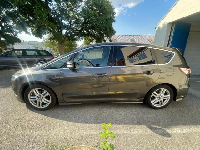 Ford S-Max image 2