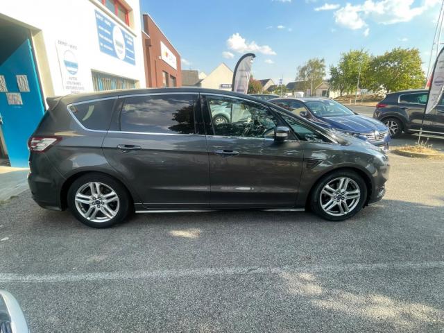 Ford S-Max image 1