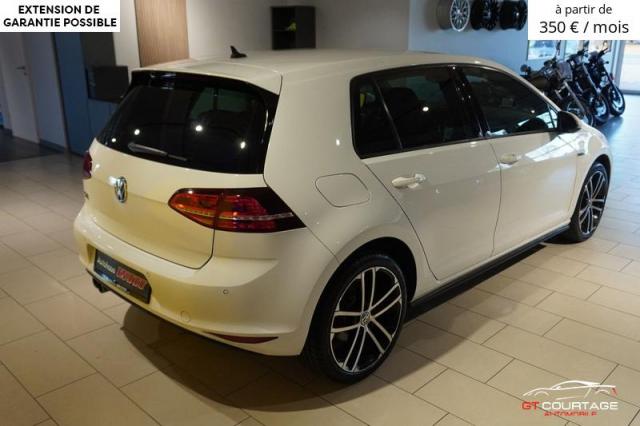 Volkswagen Golf VII GTE image 3