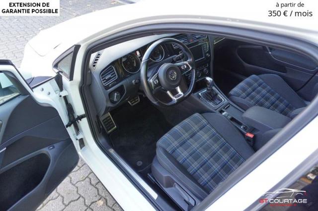 Volkswagen Golf VII GTE image 4