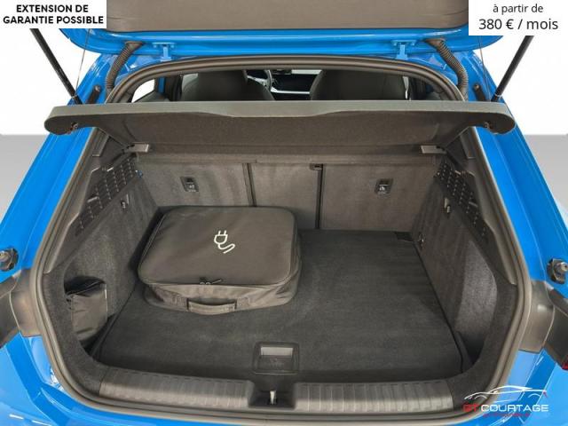 Audi A3 Sportback 45 TFSIe S Tronic S Line image 3