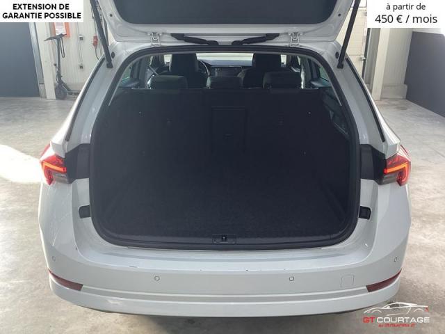 Skoda Octavia Combi TSIe Hybrid Style image 4