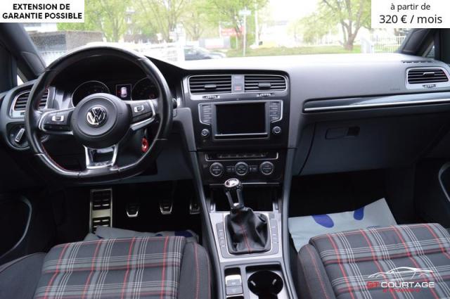 Volkswagen Golf VII GTI 2.0 TSI 230 image 2