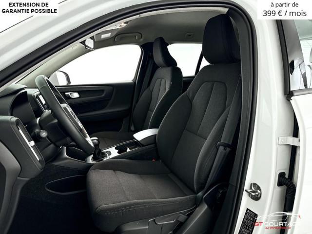 Volvo XC40 T2 Momentum Core image 1