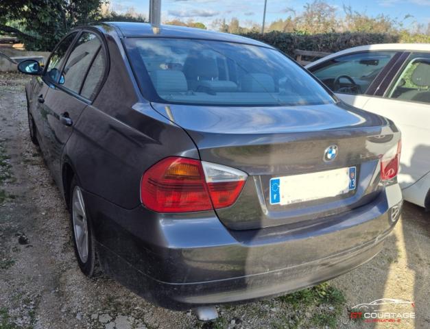 Bmw 318D Confort image 11