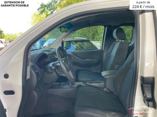 Nissan Navarra Pickup King Cab XE 4X4 image 3
