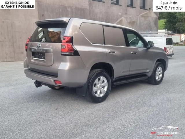 Toyota Land Cruiser 2,8 D-4D 4WD Elegance image 2