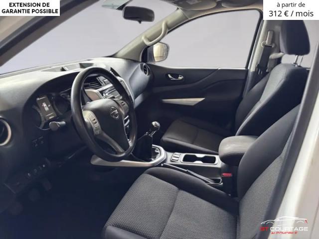 Nissan Navara NP300 Acenta Double Cab 4x4 image 2