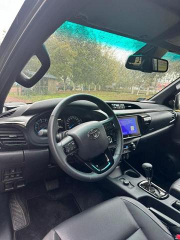 Toyota Hilux image 3