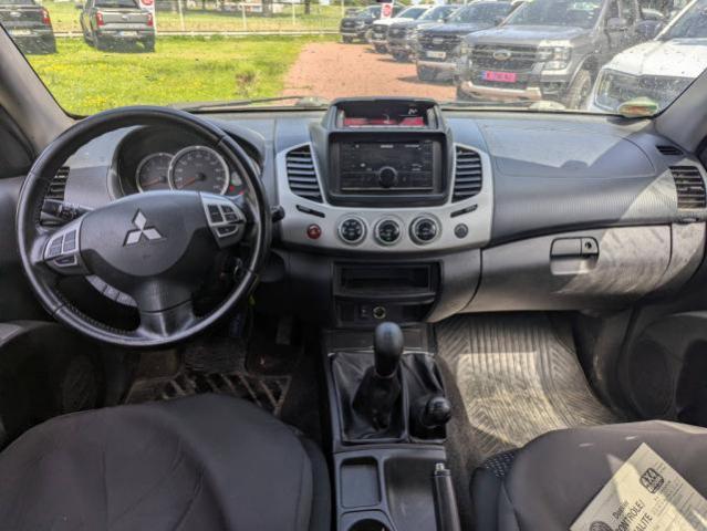 Mitsubishi L200 image 7