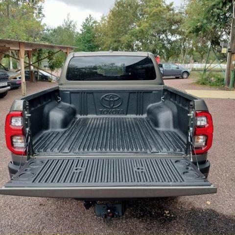 Toyota Hilux image 7