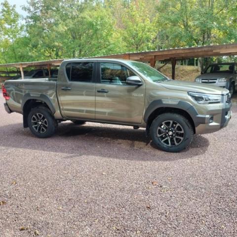 Toyota Hilux image 5