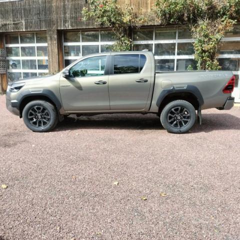 Toyota Hilux image 1