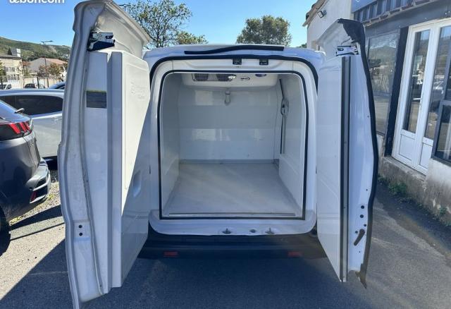 Nissan Nv200 image 4