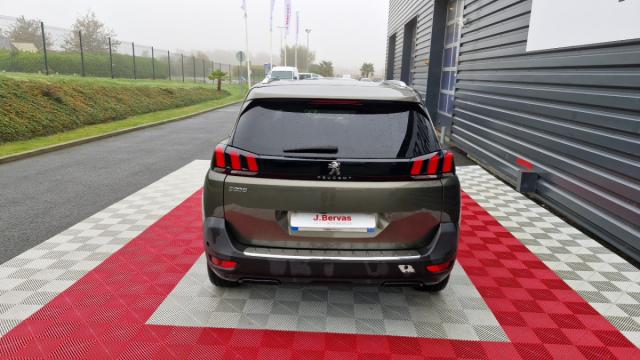 Peugeot 5008 image 2