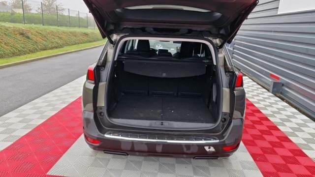 Peugeot 5008 image 4