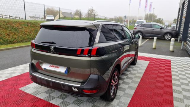 Peugeot 5008 image 8