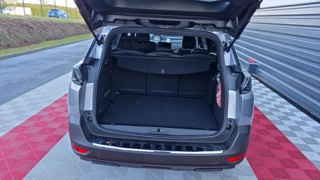 Peugeot 5008 image 2