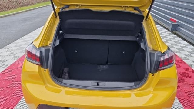 Peugeot 208 image 1