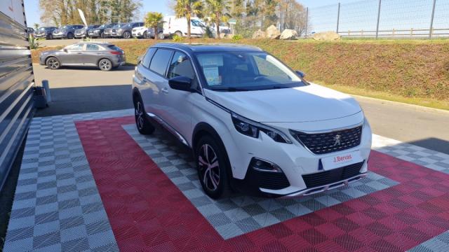 Peugeot 5008 image 1
