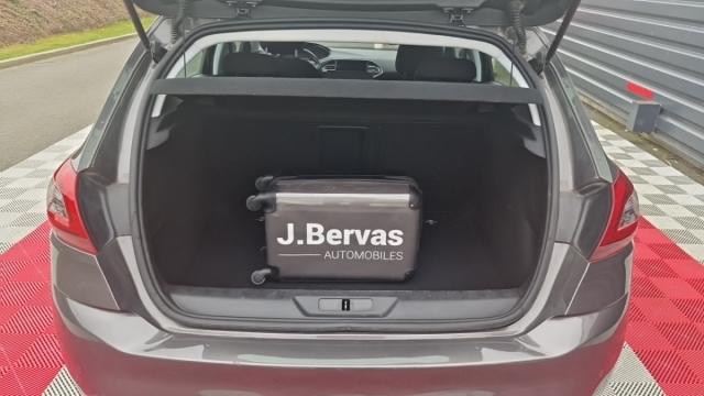 Peugeot 308 image 2