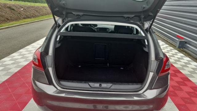 Peugeot 308 image 1