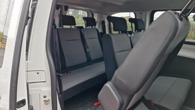 Peugeot Expert Combi image 9