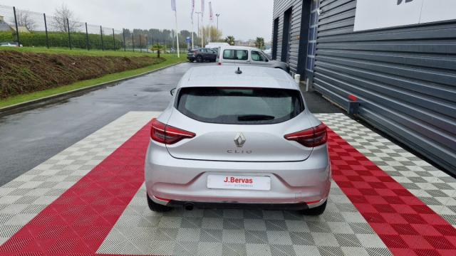 Renault Clio image 9