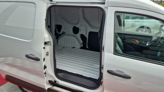 Renault Express Van image 4