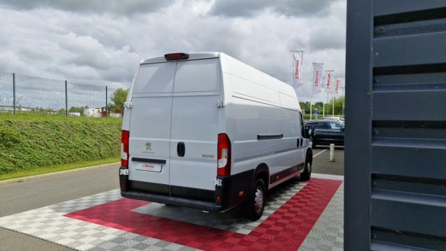 Peugeot Boxer image 2