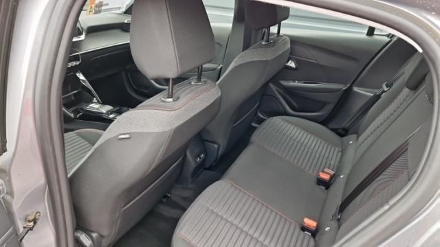 Peugeot 208 image 9