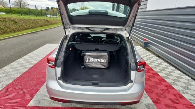 Opel Insignia Sports Tourer image 2
