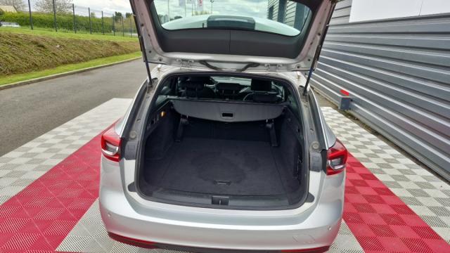 Opel Insignia Sports Tourer image 3
