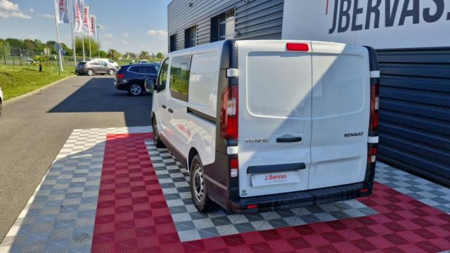 Renault Trafic image 2