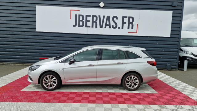 Opel Astra Sports Tourer image 5