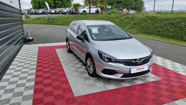 Opel Astra Sports Tourer image 6