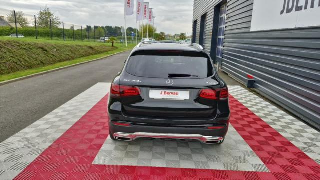 Mercedes Benz Glc image 2