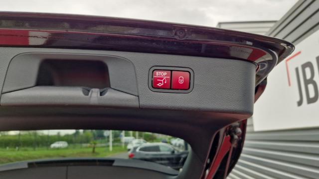 Mercedes Benz Glc image 6