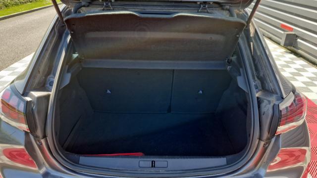 Peugeot 208 image 3