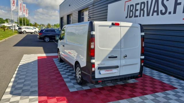 Nissan Nv300 image 7
