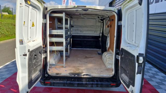 Nissan Nv300 image 3