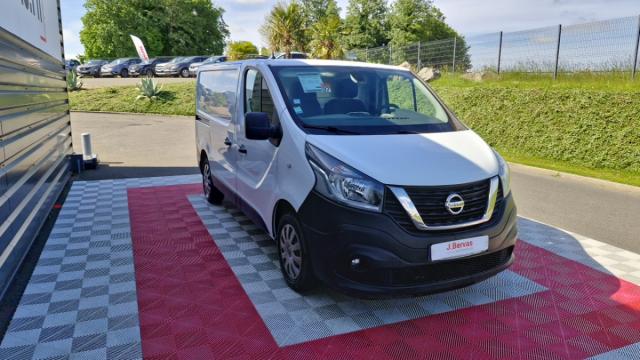 Nissan Nv300 image 9