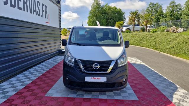 Nissan Nv300 image 4