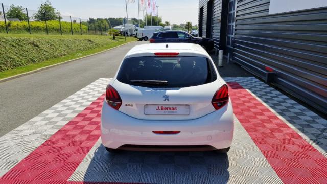 Peugeot 208 image 5