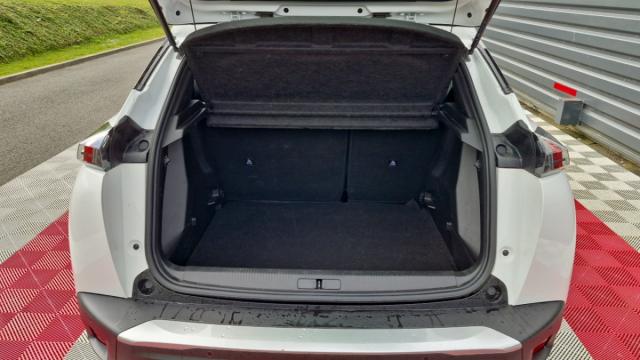 Peugeot 2008 image 8