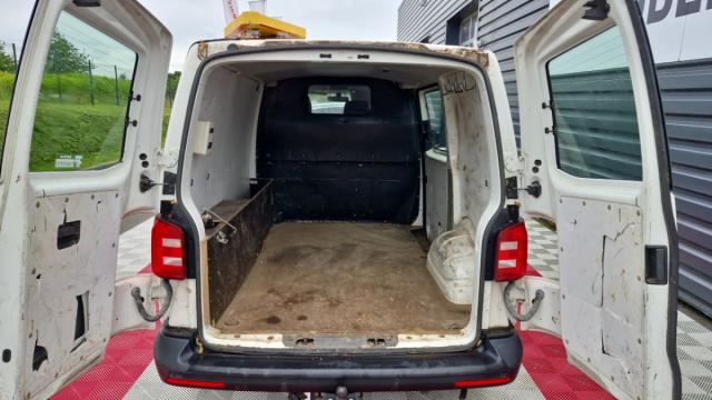 Volkswagen Transporter image 8
