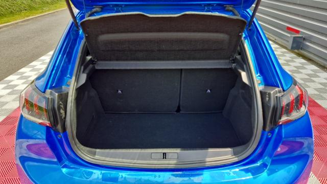 Peugeot 208 image 8