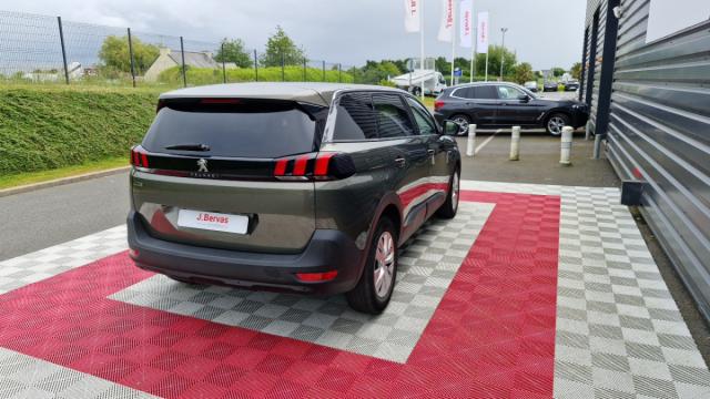Peugeot 5008 image 4